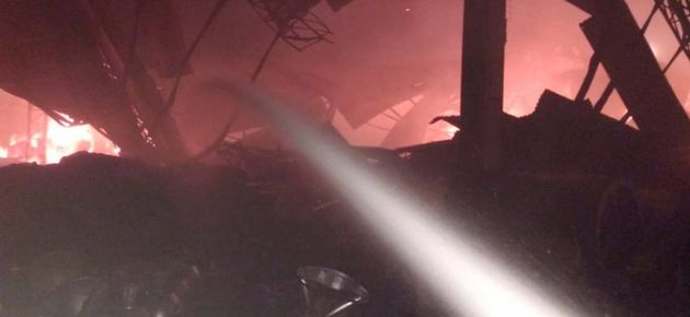 FOTO: Impresionante incendio en una algodonera en Avellaneda